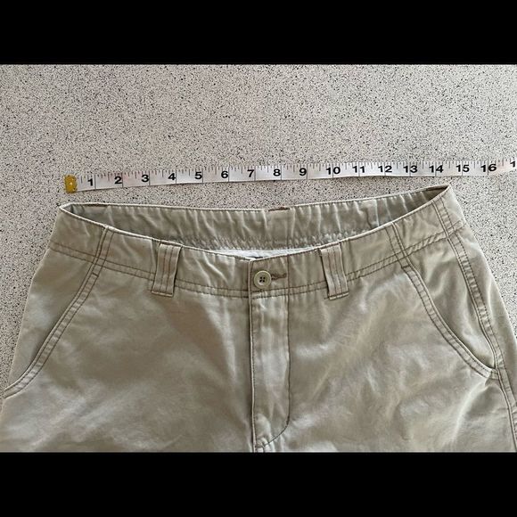 Royal Robbins beige high rise capris - Picture 3 of 10